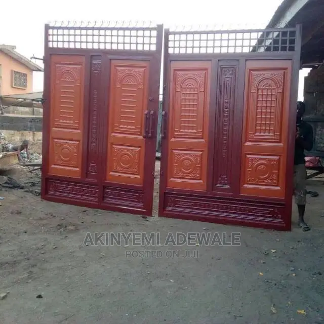 Iron Gate With Thick Material