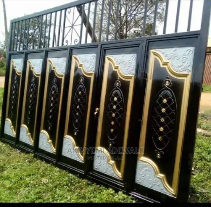Iron Gate With Thick Material