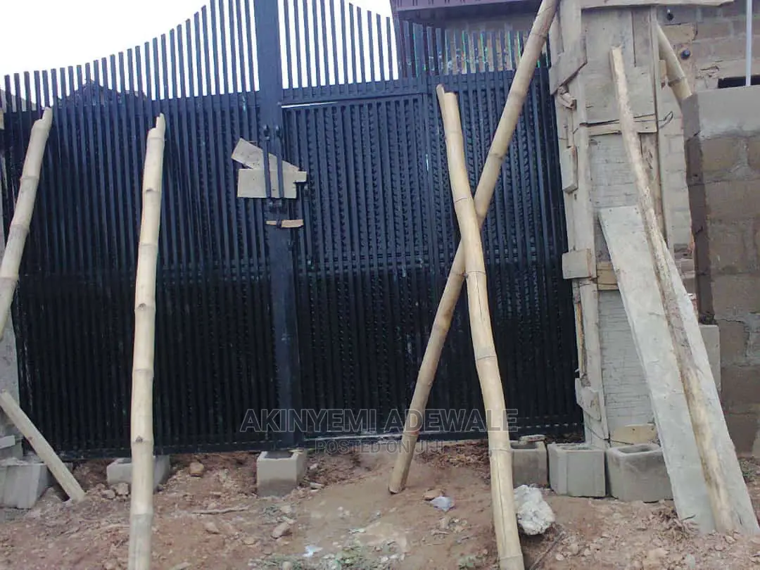 Iron Gate With Thick Material