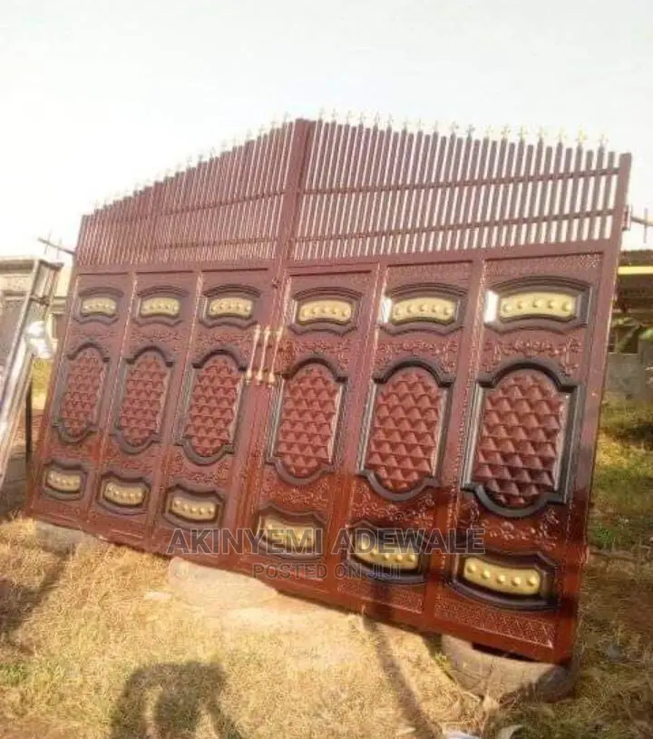 Iron Gate With Thick Material