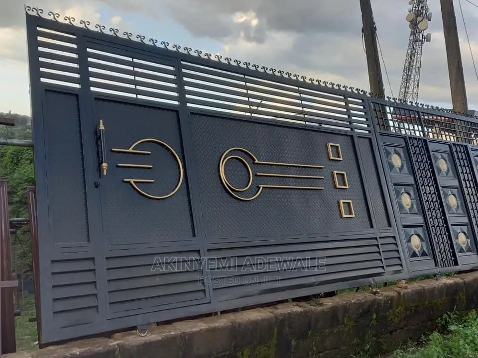 Iron Gate With Thick Material