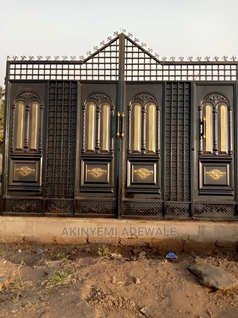 Iron Gate With Thick Material