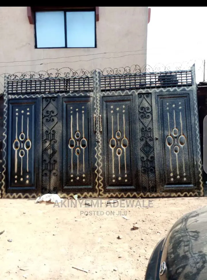 Iron Gate With Thick Material