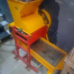 Industrial Groundnut Deshelling Machine.
