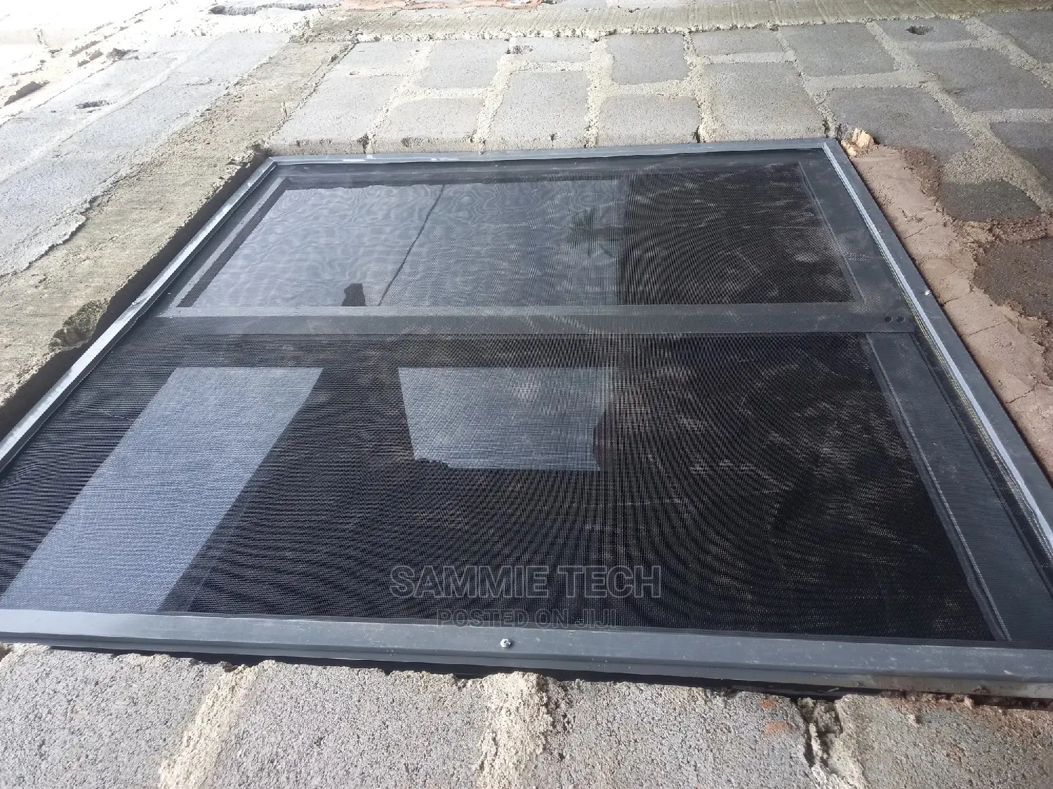 Sliding Window With Back Net