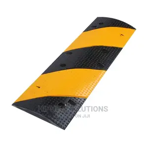Traffic Calming 70mm Rubber Speed Bump Per Metre