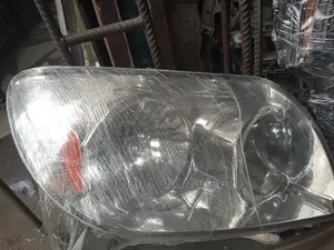 Toyota 4runner Right Headlight 2004