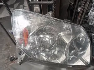 Toyota 4runner Right Headlight 2004