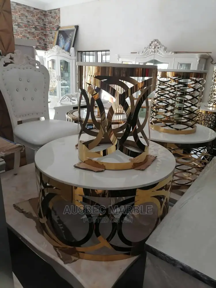 Center Table With 2 Side Stood