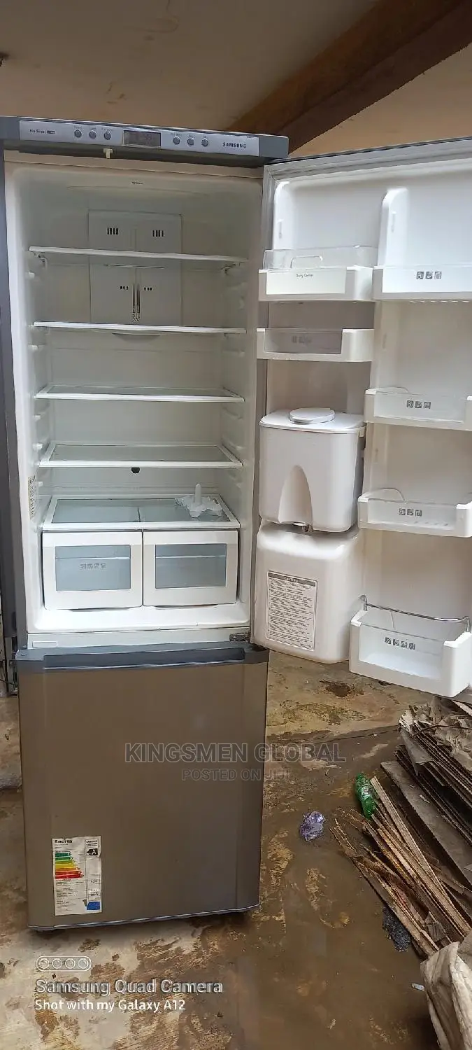 Samsung Fridge-freezer With Water Dispenser
