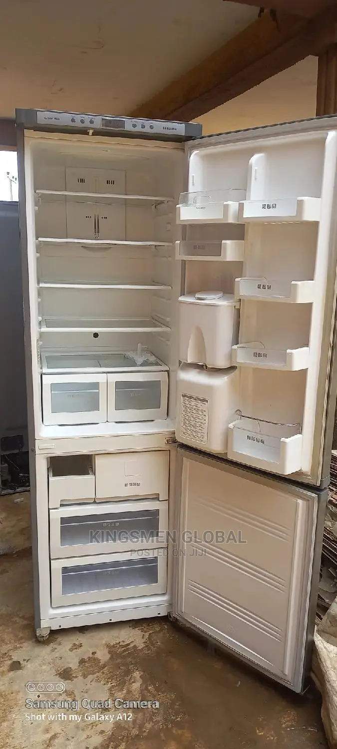 Samsung Fridge-freezer With Water Dispenser