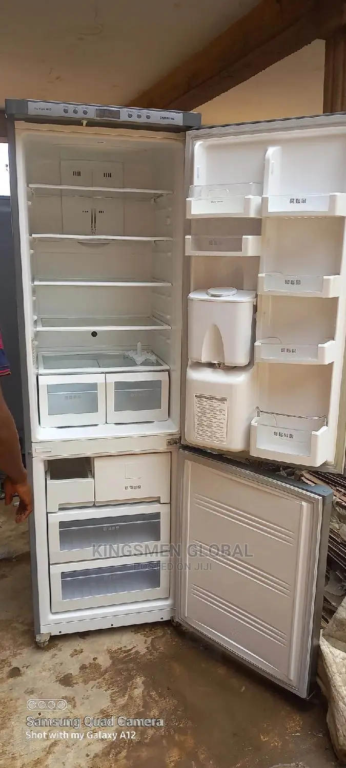 Samsung Fridge-freezer With Water Dispenser