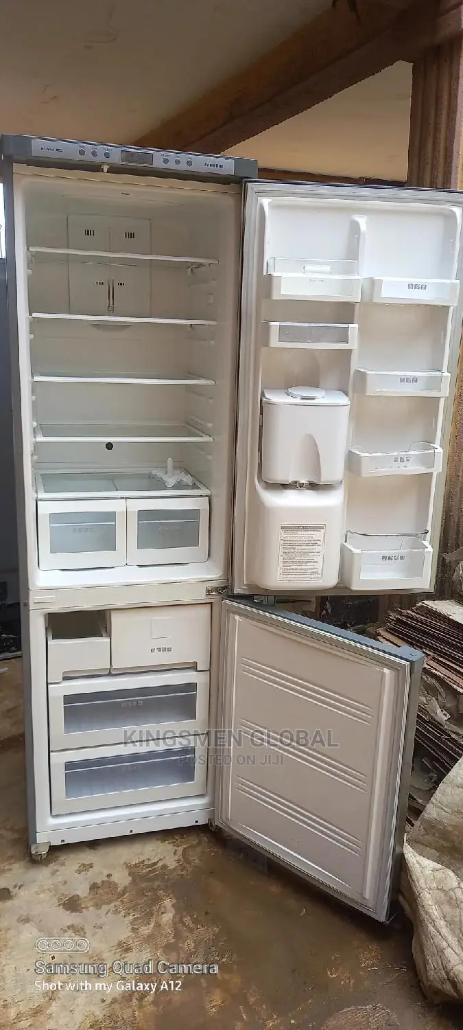 Samsung Fridge-freezer With Water Dispenser