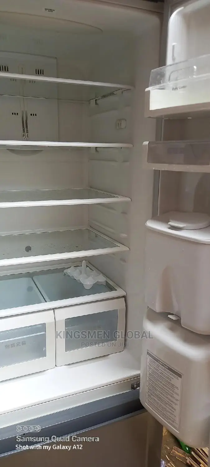 Samsung Fridge-freezer With Water Dispenser