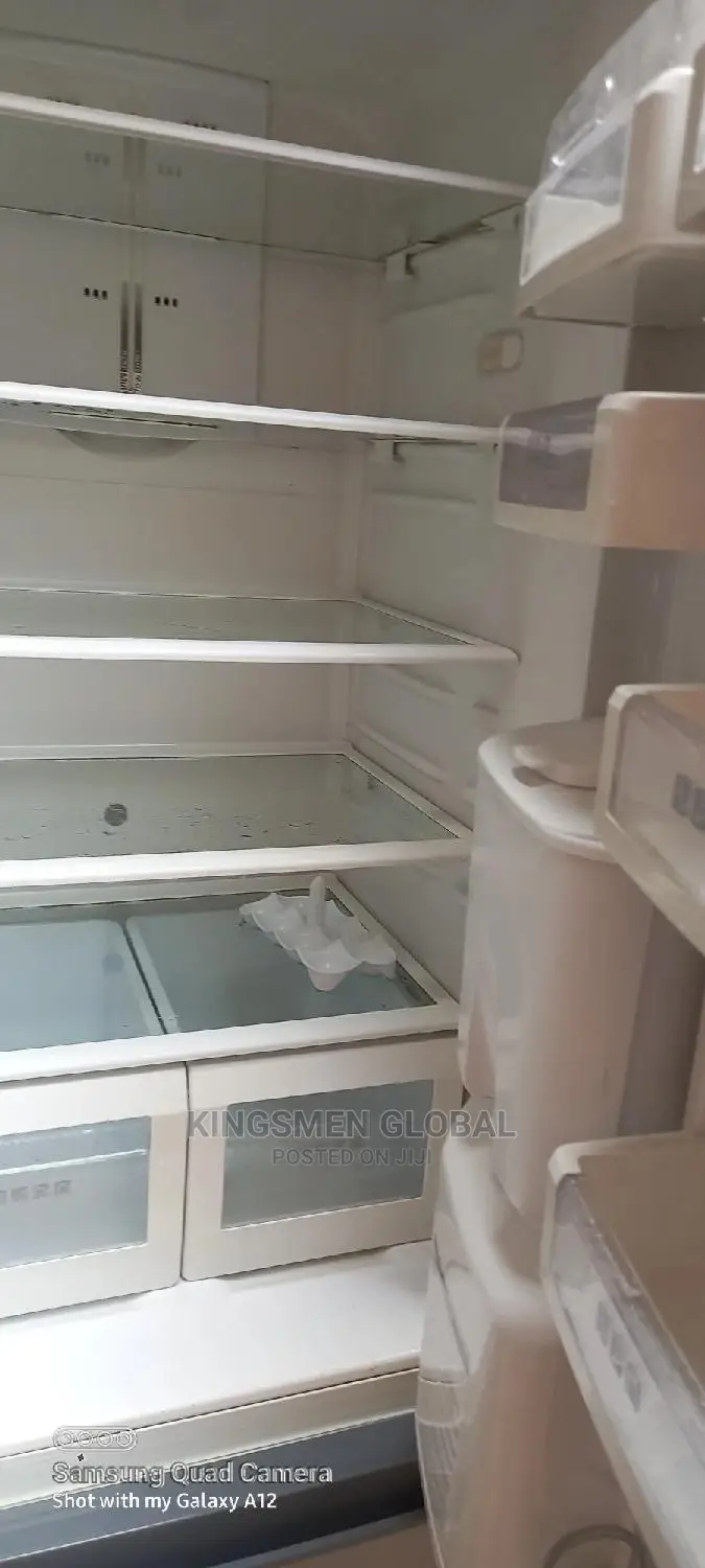 Samsung Fridge-freezer With Water Dispenser
