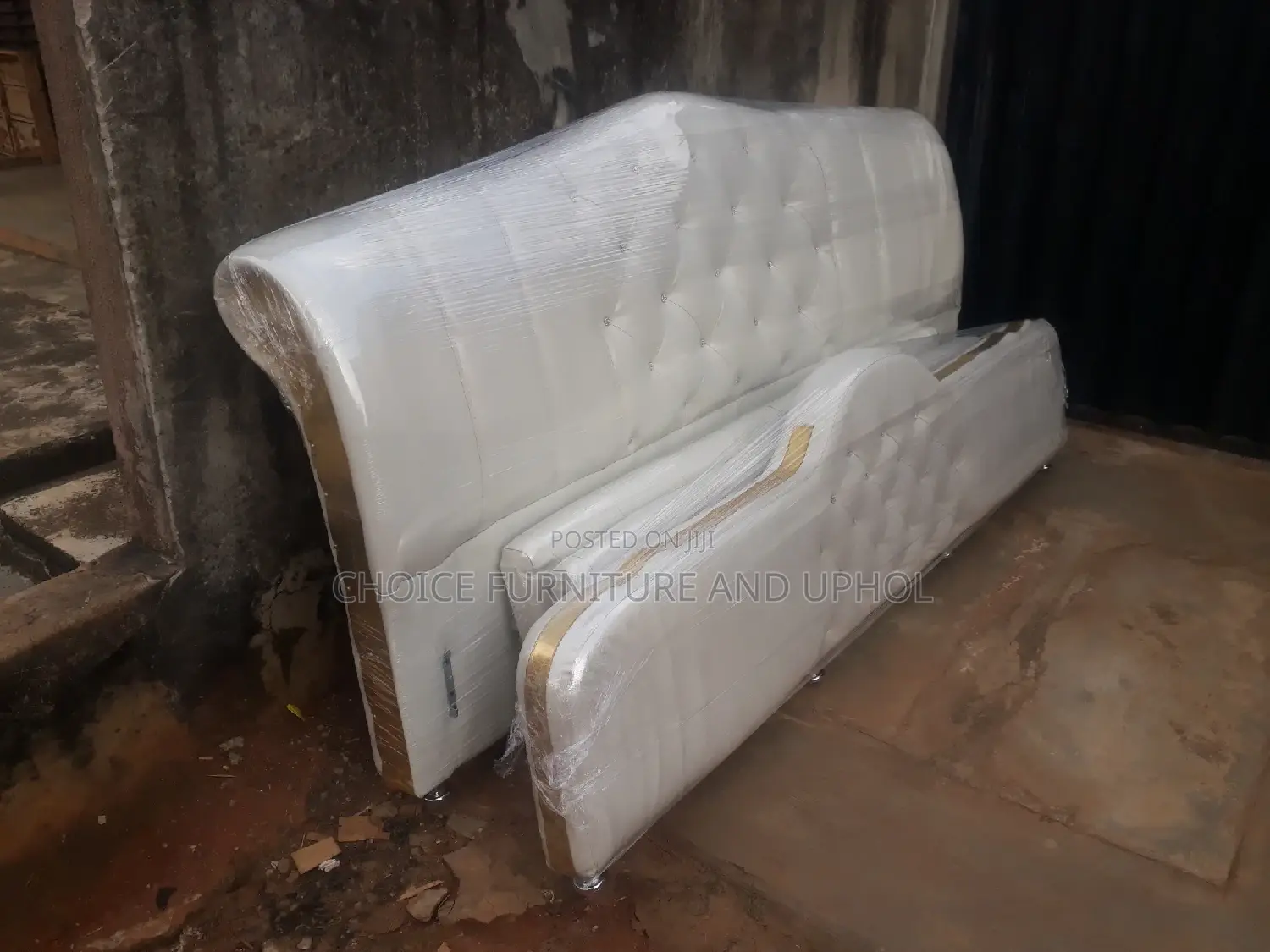 Bed 6 ×6 Bed With Bedside 2