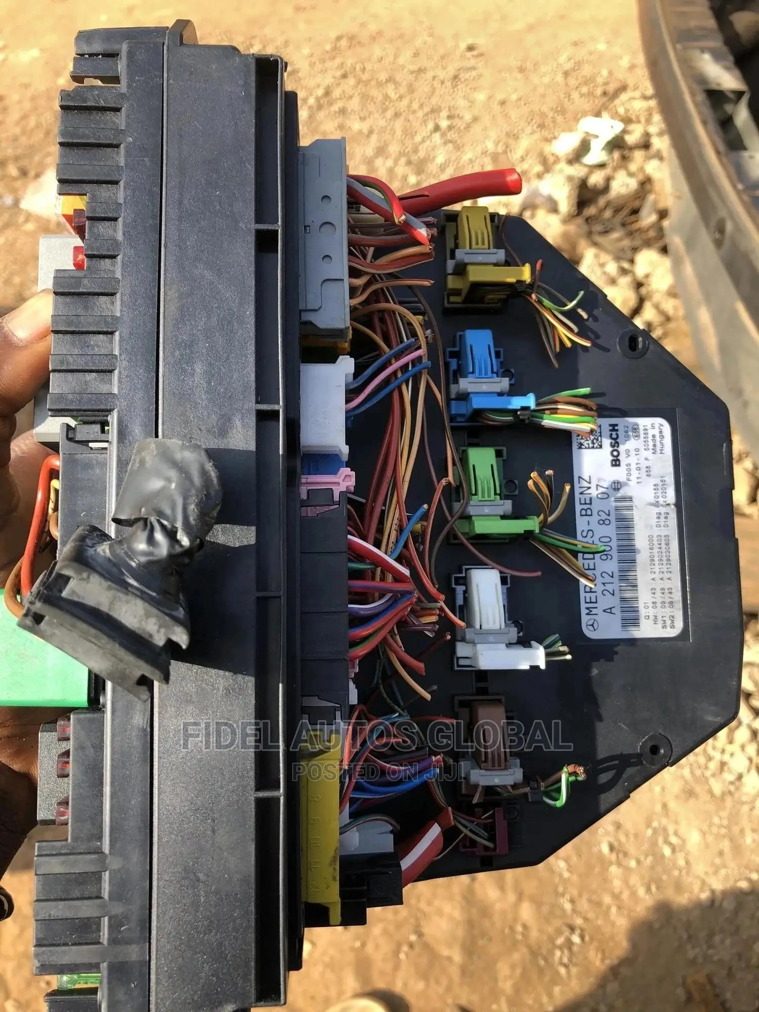 Front Fuse Box C300 W204