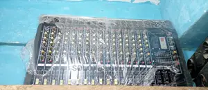 Original London Used 16channel Powered Mixer
