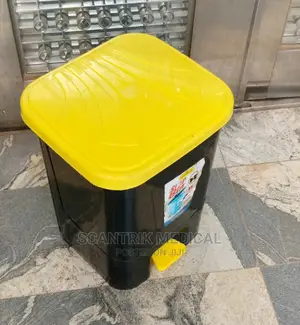 Plastic Trash Can 20 Ltr
