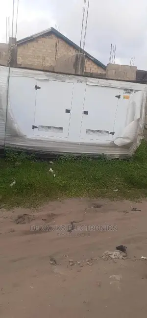 350kva Perkins DIESEL Soundproof Generator 100%Coppa