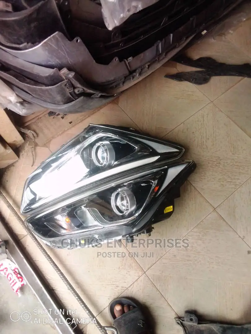 Hyundai Santafe 2016 Headlight