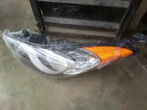 Hyundai Elantra 2012 Headlight