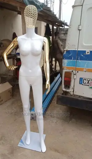 Basket Head Gold and Whitebody Female MANNEQUIN