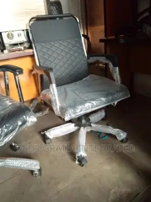 Executive Swivel Office Chair