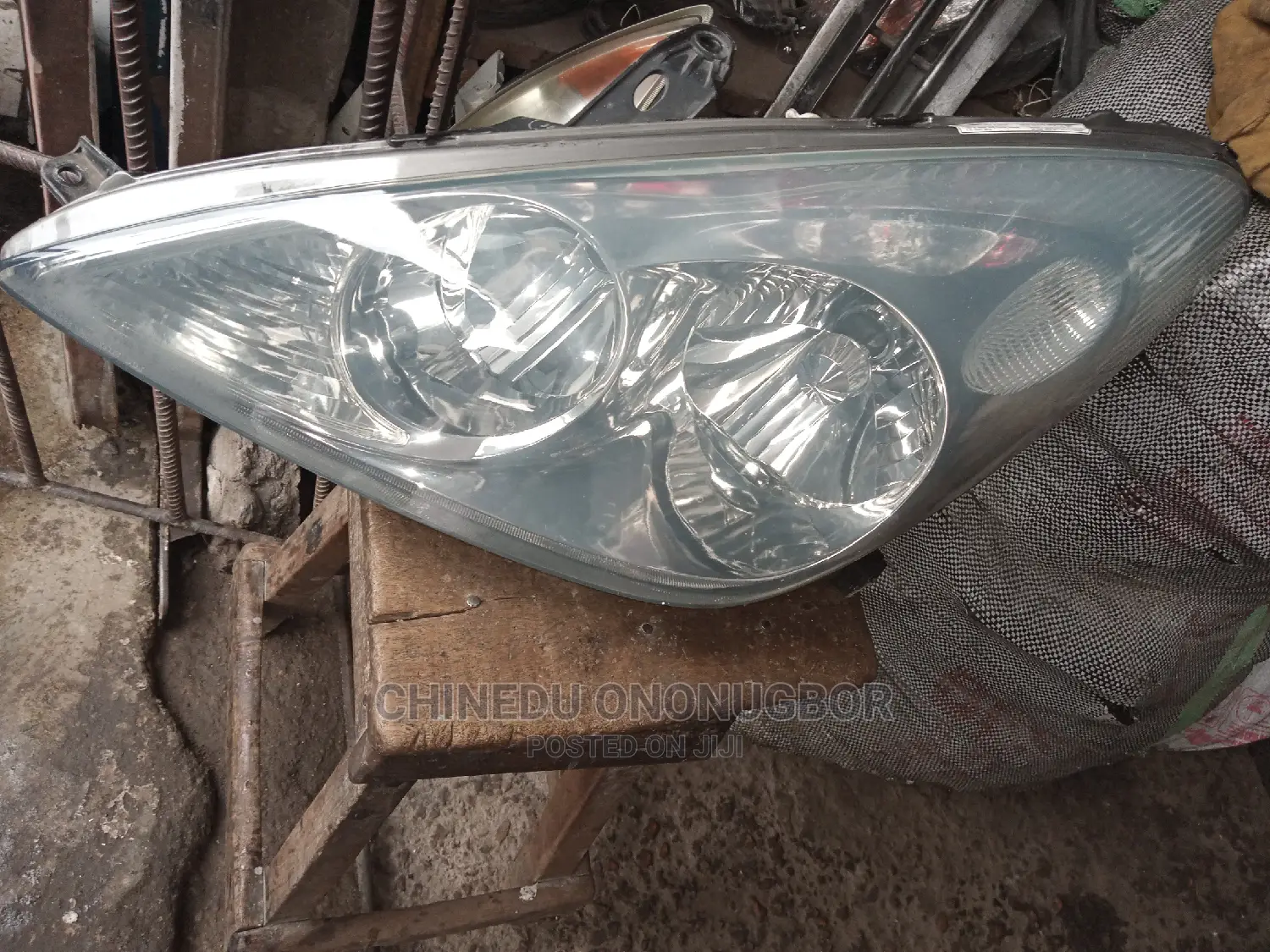 Lexus Es300 Left Headlight Charger Type 2003