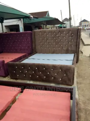 Executive 6x6 King Size Bed With Side Drawers