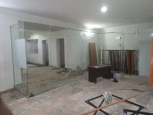 Office Frameless Glass Partitioning