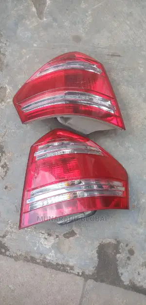 2008 Model Mercedes Benz Gl450 Rear Light Set.
