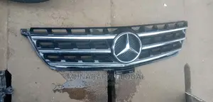 2013 Mercedes Benz ML350 W166 Front Grille.