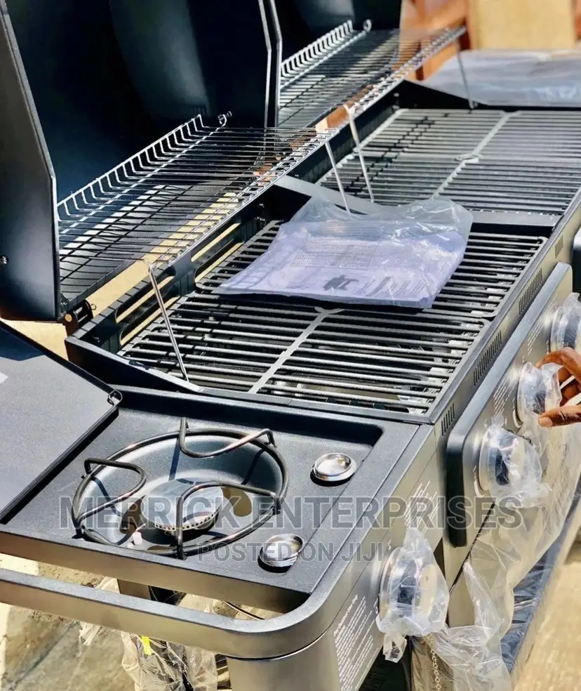 BBQ Grill With Side Cooker