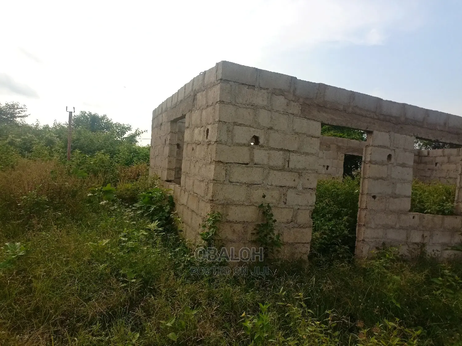 Mini Hall Can Be Converted to Self Contained or Flat