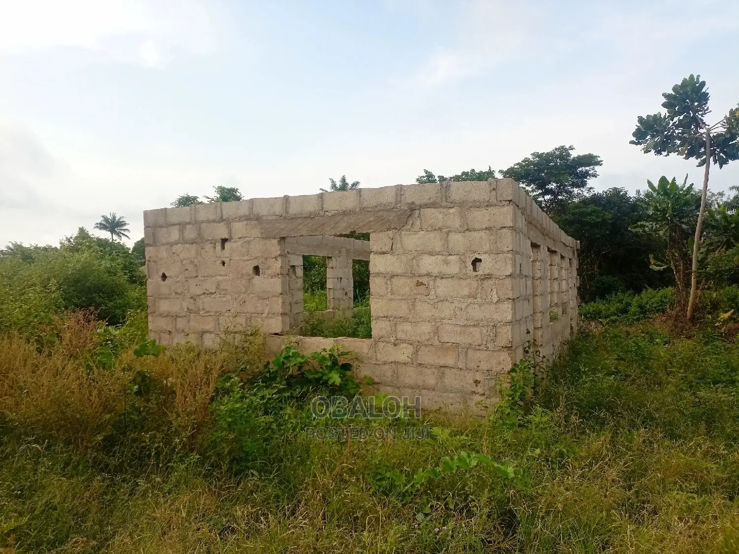 Mini Hall Can Be Converted to Self Contained or Flat