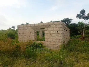 Mini Hall Can Be Converted to Self Contained or Flat
