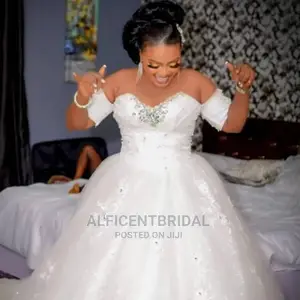 Rent Wedding Gown With 19ft Long