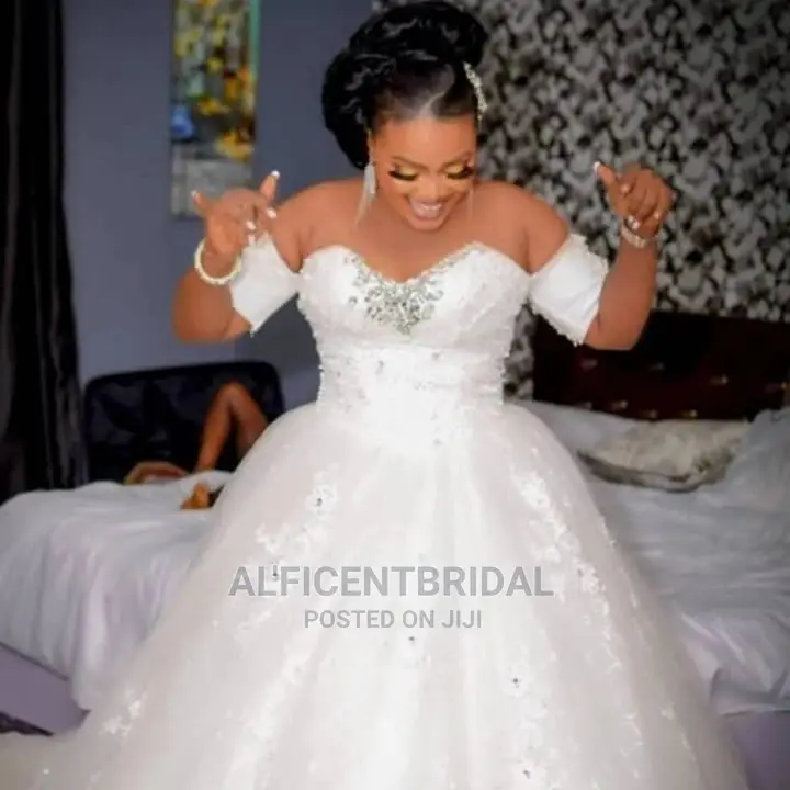Rent Wedding Gown With 19ft Long