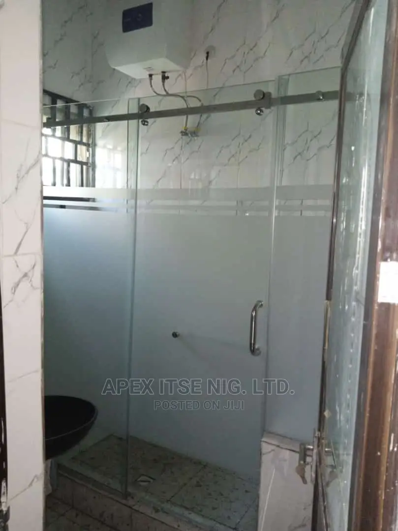 FSL Shower Cubicle
