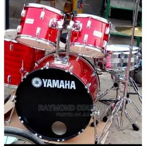 Yamaha Complete 5pcs Drum Set