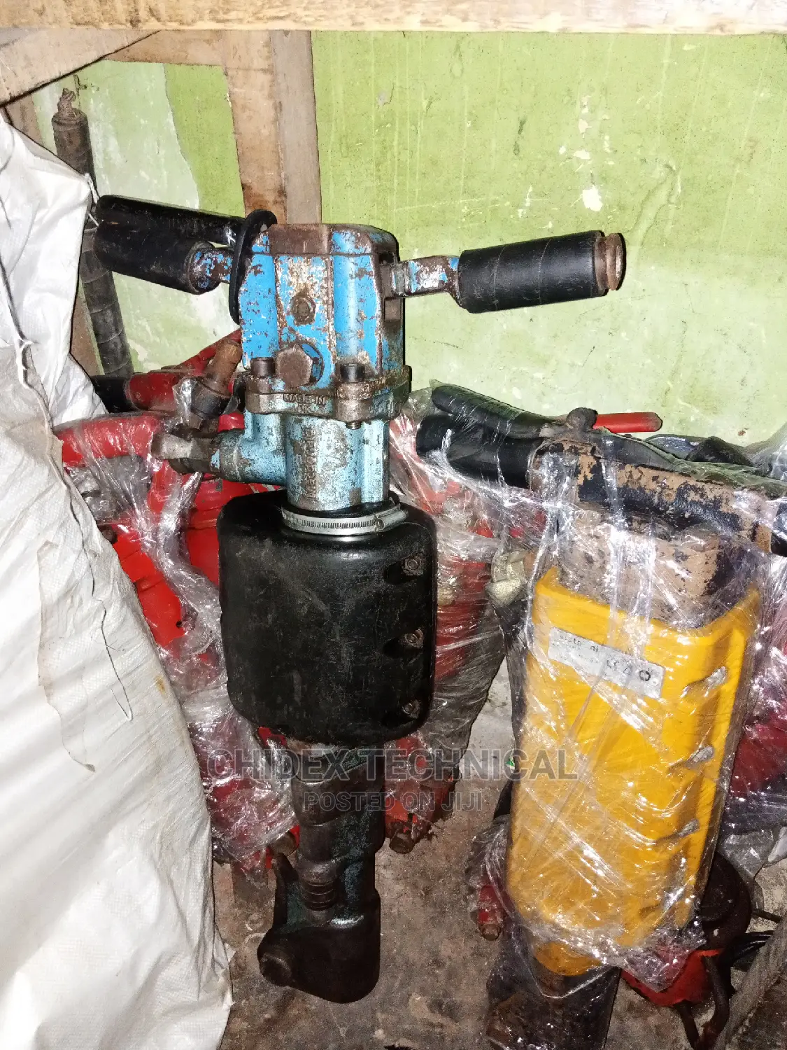 Air Jack Harmmer Machine Fairly Used