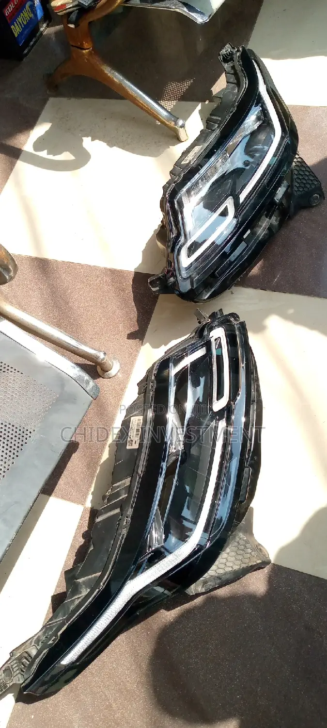 Range Rover Velar Front Light