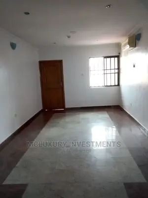 3bdrm Block of Flats in Parkview Estate for rent