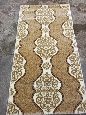 Shaggy Turkey Center Rug