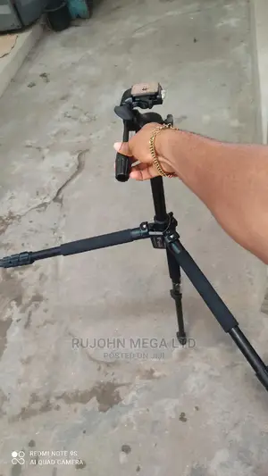 Weifeng WF-6663A Tripod
