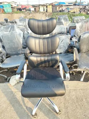 Quality Executive Leather Swivel Office Chair