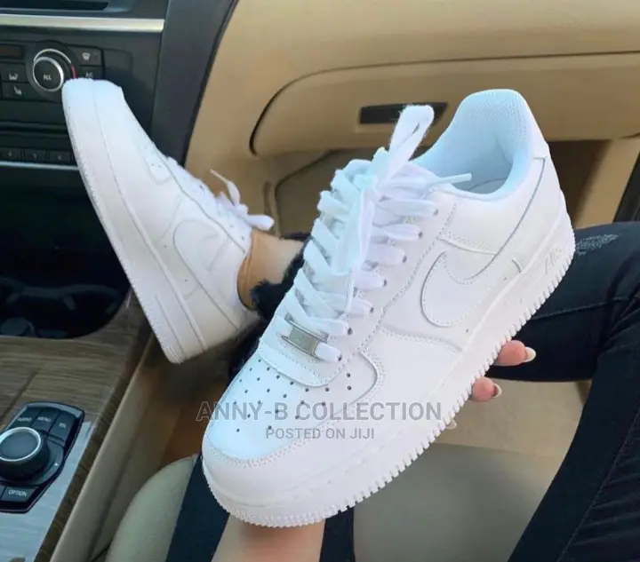 Original Quality White Nike Sneakers
