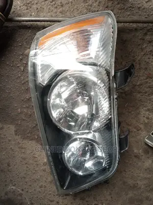 Toyota Highlander Right Headlight 2003 Model