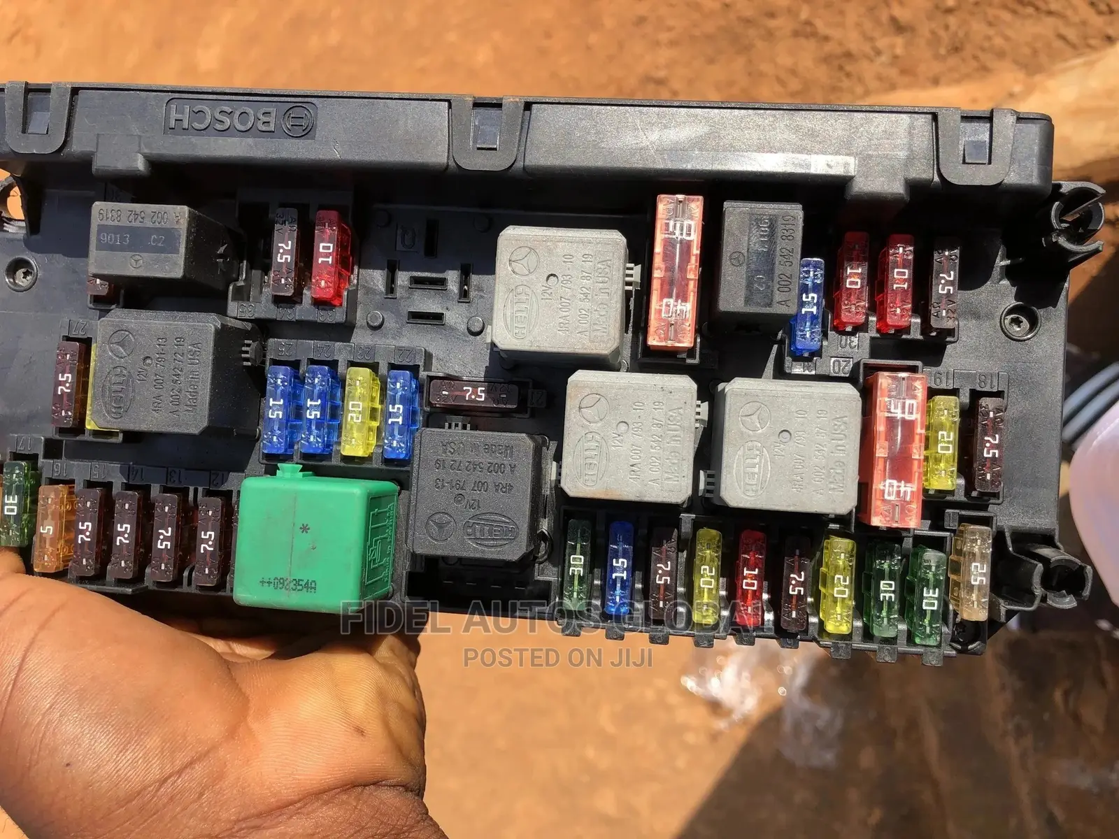 Front Fuse Box E350 W212